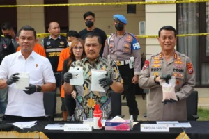 KPK Periksa Ono Surono dan Istrinya, Ungkap Jaringan Korupsi Bea Cukai dan Dugaan Penipuan Pita Cukai