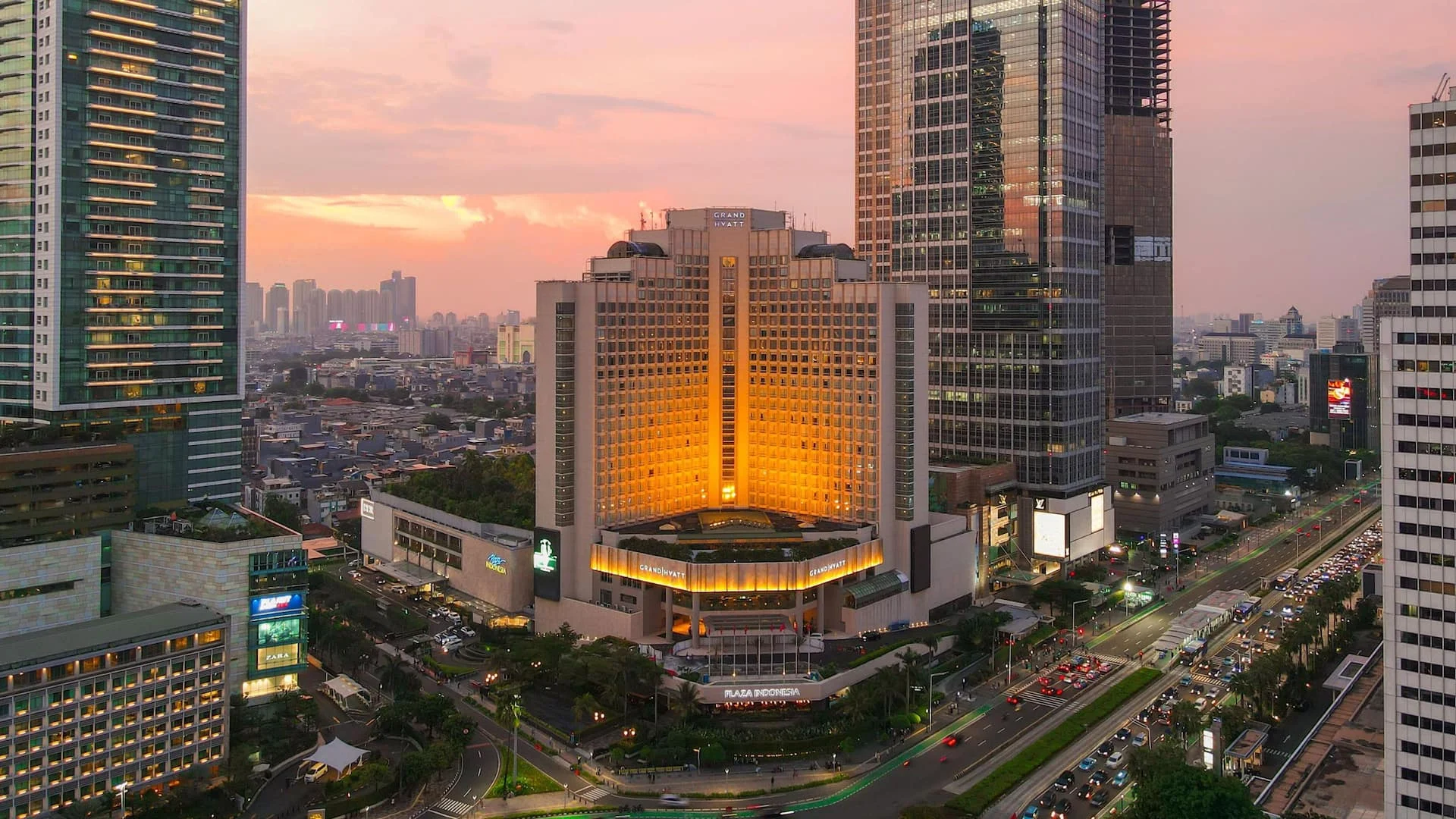 KPK Periksa Pengusaha Rokok Haji Her, Ungkap Penginapan Mewah di Grand Hyatt dan Keterkaitannya dengan Kasus Korupsi Bea Cukai