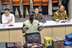 KPK Sita Uang Tunai dalam OTT Tulungagung, 11 Saksi Dipulangkan dan 2 Tersangka Ditangkap