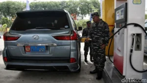 Krisis BBM, Adaptasi TNI AL, dan Inovasi Efisiensi Bahan Bakar: Dari Harga Nasional hingga Oli Motor Modern