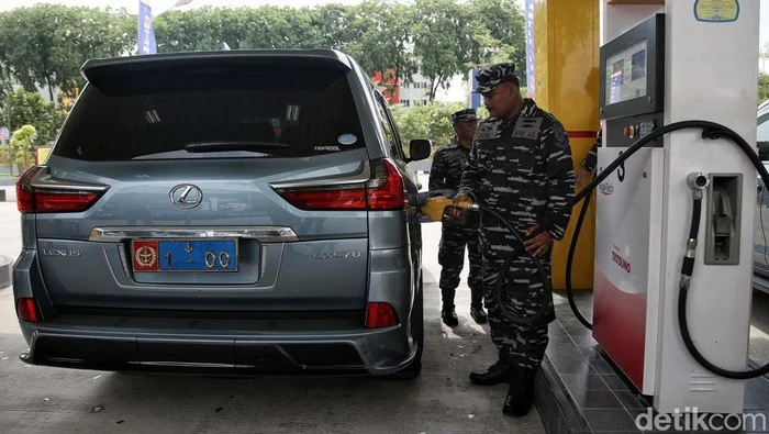 Krisis BBM, Adaptasi TNI AL, dan Inovasi Efisiensi Bahan Bakar: Dari Harga Nasional hingga Oli Motor Modern