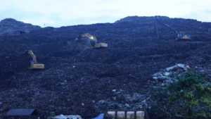 Longsor Gunungan Sampah di Bantargebang: Alarm Nasional bagi Pengelolaan Limbah