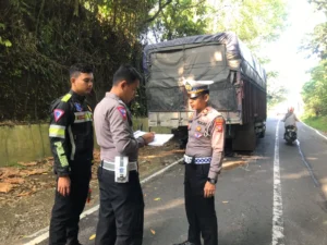 Mahasiswa 19 Tahun Tewas Tabrak Truk Parkir di Abiansemal Badung, Tragedi yang Mengguncang Komunitas Kampus