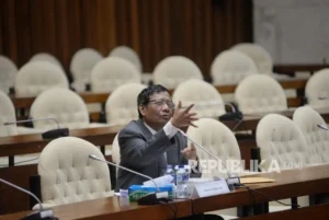 Mahfud MD dan Pakar Hukum: Laporan Makar Terhadap Saiful Mujani Belum Menjamin Tuntutan Pidana