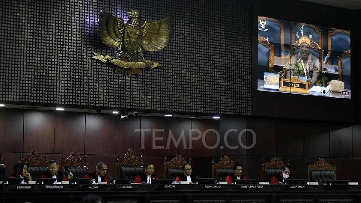 Mahkamah Konstitusi Tolak Gugatan Delpedro, Uji Materi KUHP dan Kontroversi Pembatasan Jabatan Kapolri