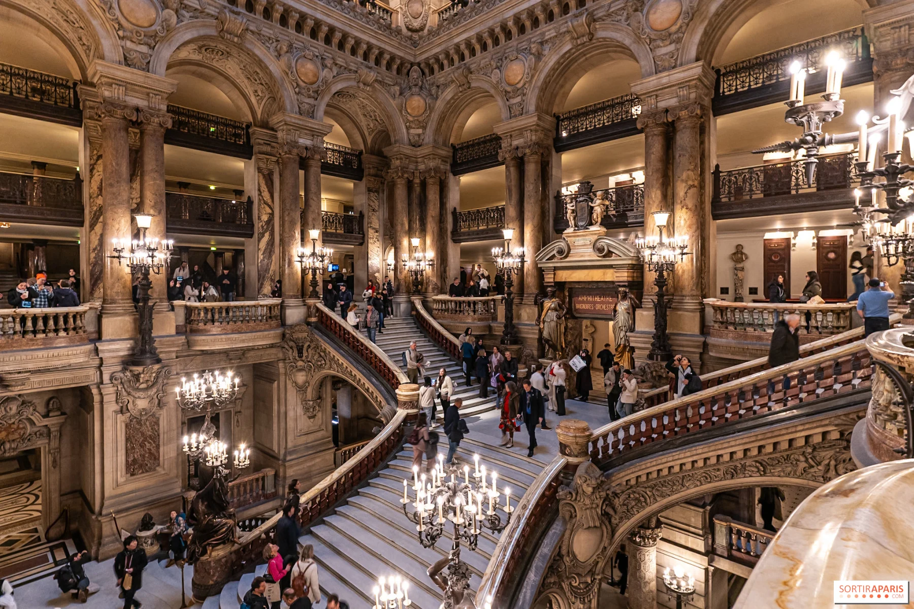 Megahnya Azizah Salsha di Palais Garnier: 8 Foto Eksklusif yang Memukau di Paris