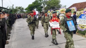 Mengenang Praka Farizal Rhomadhon: Pahlawan TNI yang Gugur di Lebanon, Keluarganya Diberi Kehormatan Tertinggi