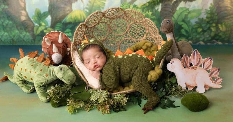 Momen Menggemaskan: 7 Foto Newborn Photoshoot Cley, Anak Ketiga Chacha Thakya dan Ricky Perdana Memukau Netizen