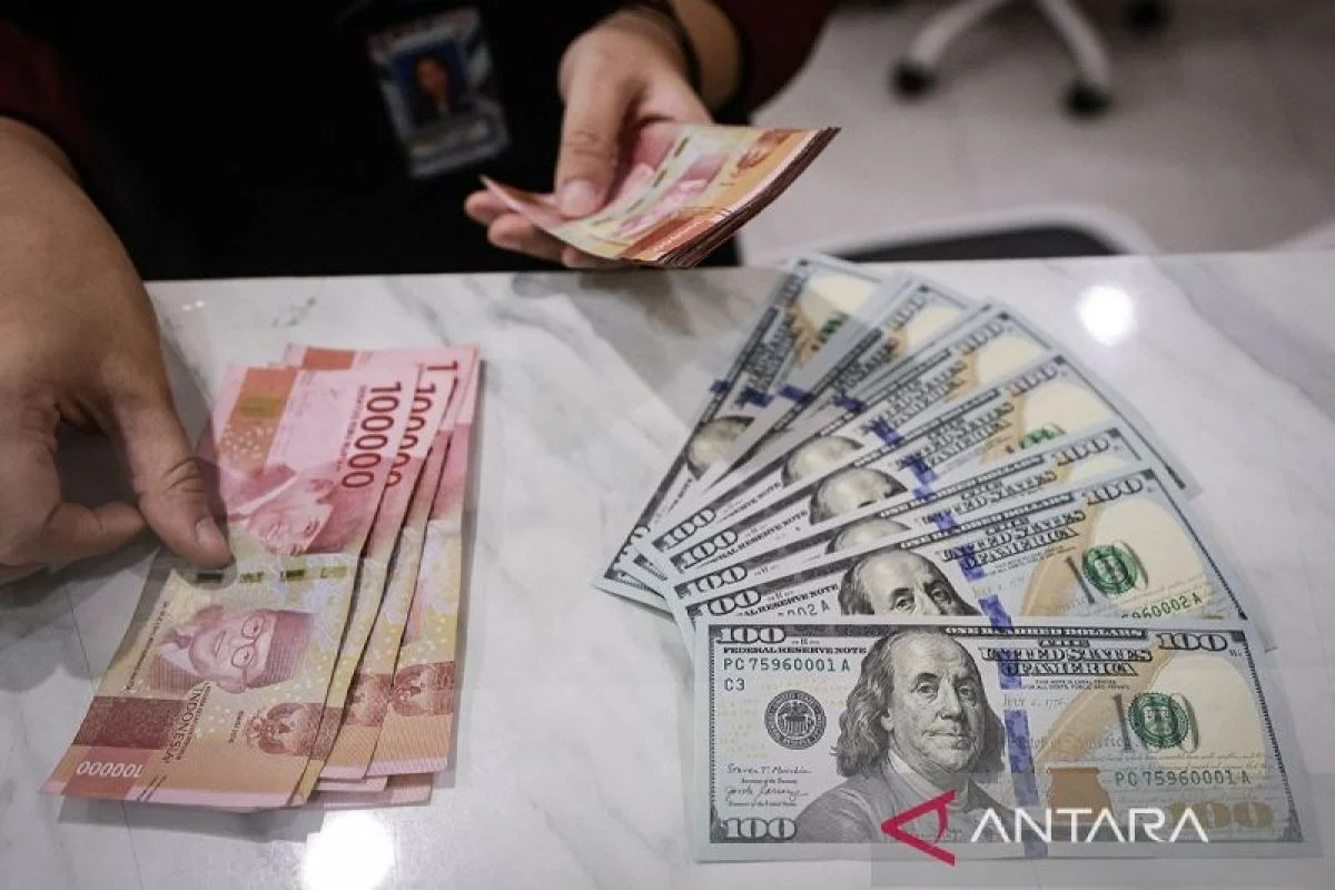 Perak Meroket 5% Karena Dolar Lemah, Ekspektasi Pemotongan Suku Bunga Fed Meningkat