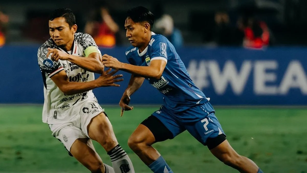 Persib Bandung Kuasai Puncak Klasemen Liga 1 2024/2025, Dewa United Mengejutkan dengan Serangan ke Persija dan Persebaya