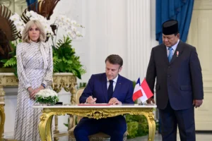 Prabowo Subianto Bertemu Emmanuel Macron di Istana Élysée: Diplomasi Tinggi Pasca Kunjungan Rusia