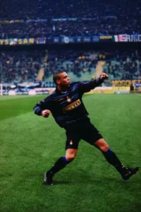 Ronaldo Nazário Bikin Gegap Gempita di GBK: Barcelona Legends Tundukkan World Legends 3-0