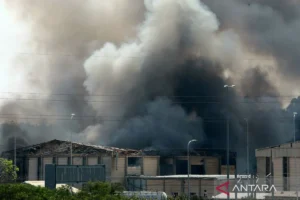 Rudal Masif Iran Hantam Pabrik Kimia Israel, Warga Terkunci di Rumah; Israel Balas dengan Serangan ke Pabrik Iran