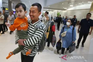 Rusia di Tengah Gejolak Global: Evakuasi Pekerja di Iran, Ketegangan Ukraina, dan Langkah Baru di Antariksa Indonesia