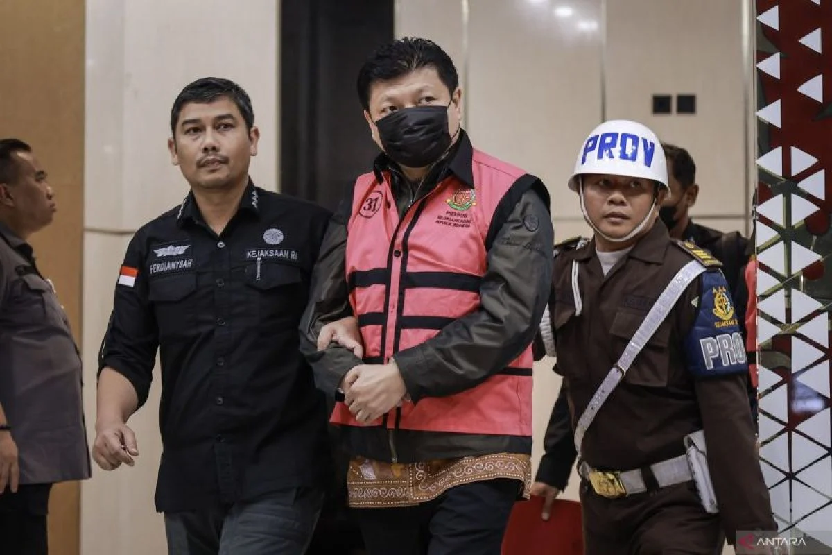 Supriadi Ngopi di Kedai Kendari: Korupsi Rp233 Miliar Jadi Bumbu Santai yang Memicu Amukan Publik