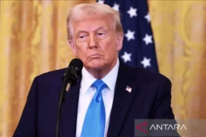 USD/JPY Menguji Batas 160 di Tengah Ancaman Nuklir Trump dan Ketegangan Iran