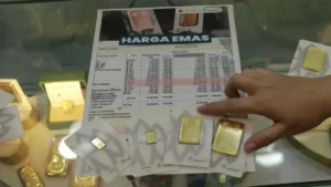 Emas Bertahan di Dekat Level Tertinggi Dua Minggu