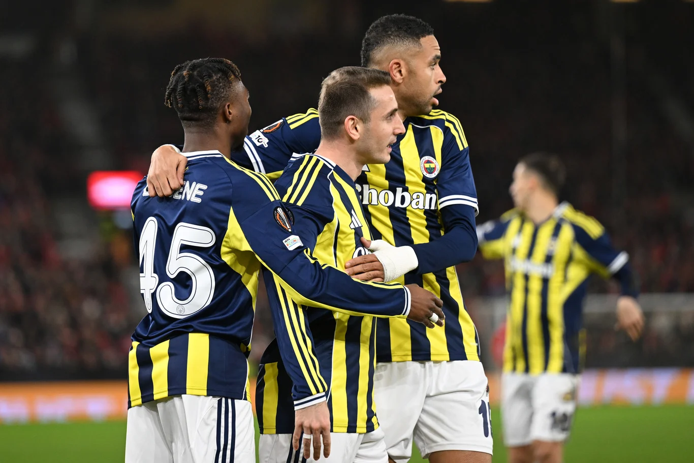Fenerbahçe vs Eyüpspor Berakhir dengan Skor 3-3, Eyüpspor Selamat dari Degradasi