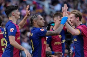 Kemenangan Emosional Barcelona di El Clasico: Hansi Flick Mengatasi Duka untuk Membawa Timnya ke Puncak La Liga