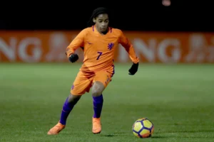 Crysencio Summerville: Profil Pemain Muda yang Siap Mengambil Alih Sepakbola Dunia