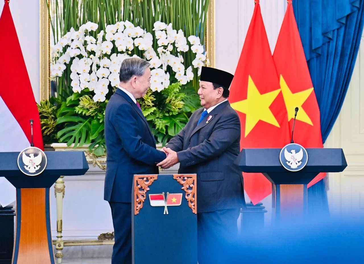 Indonesia dan Vietnam di Kancah Internasional: Dari Persaingan Sepak Bola hingga Kerja Sama Militer