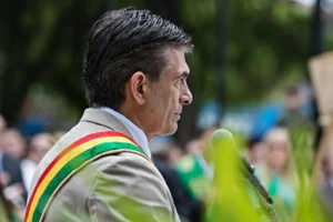 Krisis Politik di Bolivia: Menteri-menteri Mundur, Presiden Paz Ditekan