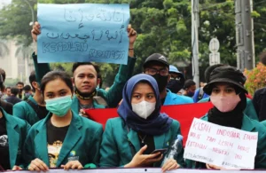 Mahasiswa Turun ke Jalan, Tuntut Pemerintah Perbaiki Kinerja