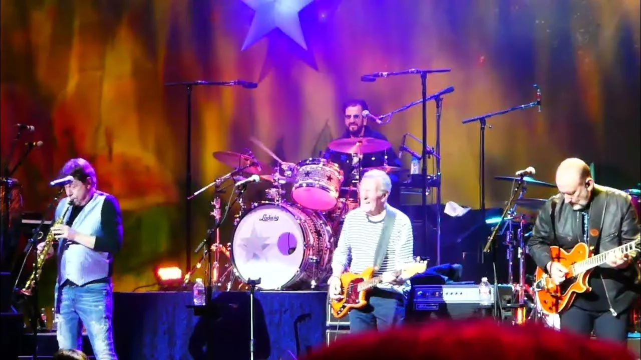Toto dan Ringo Starr Menyapa Penggemar dengan Konser Enerjik di San Jose