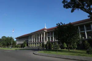 Universitas Gadjah Mada: Dinamika Kehidupan Kampus dan Kontribusi pada Masyarakat
